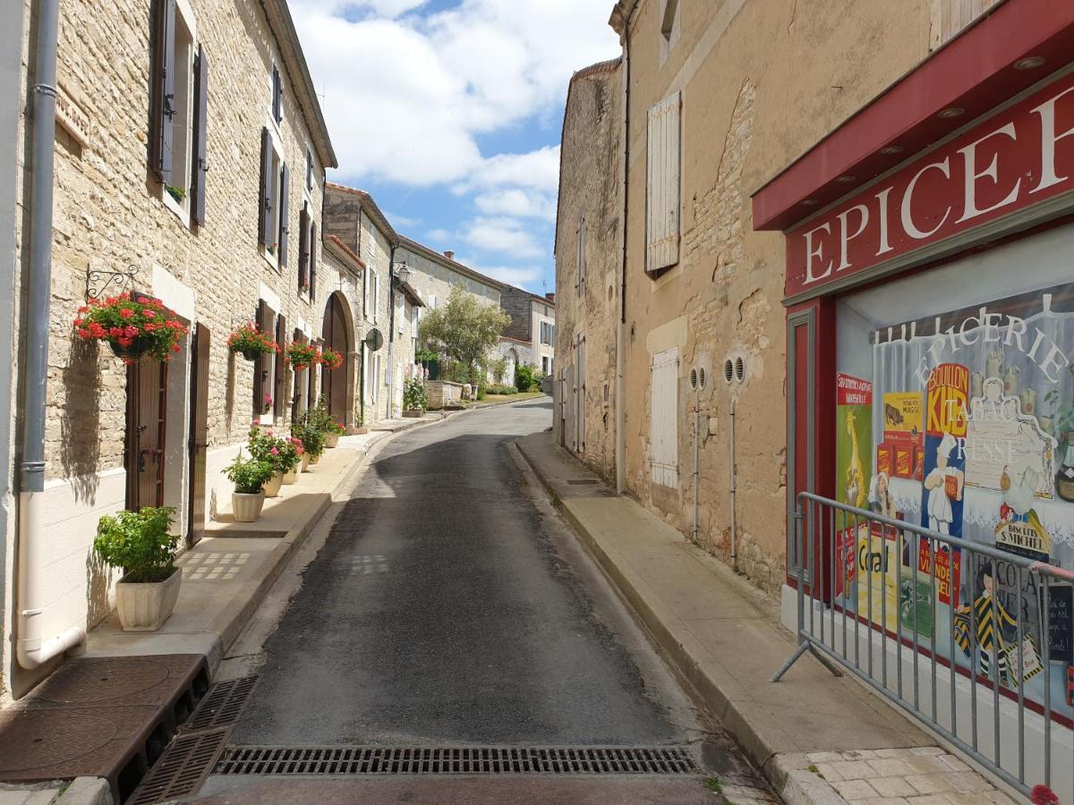 Tusson Chambres D'Hotes Charente Exteriör bild