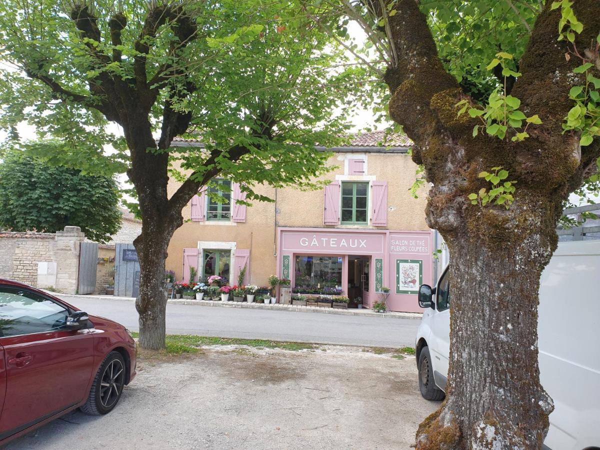 Tusson Chambres D'Hotes Charente Exteriör bild