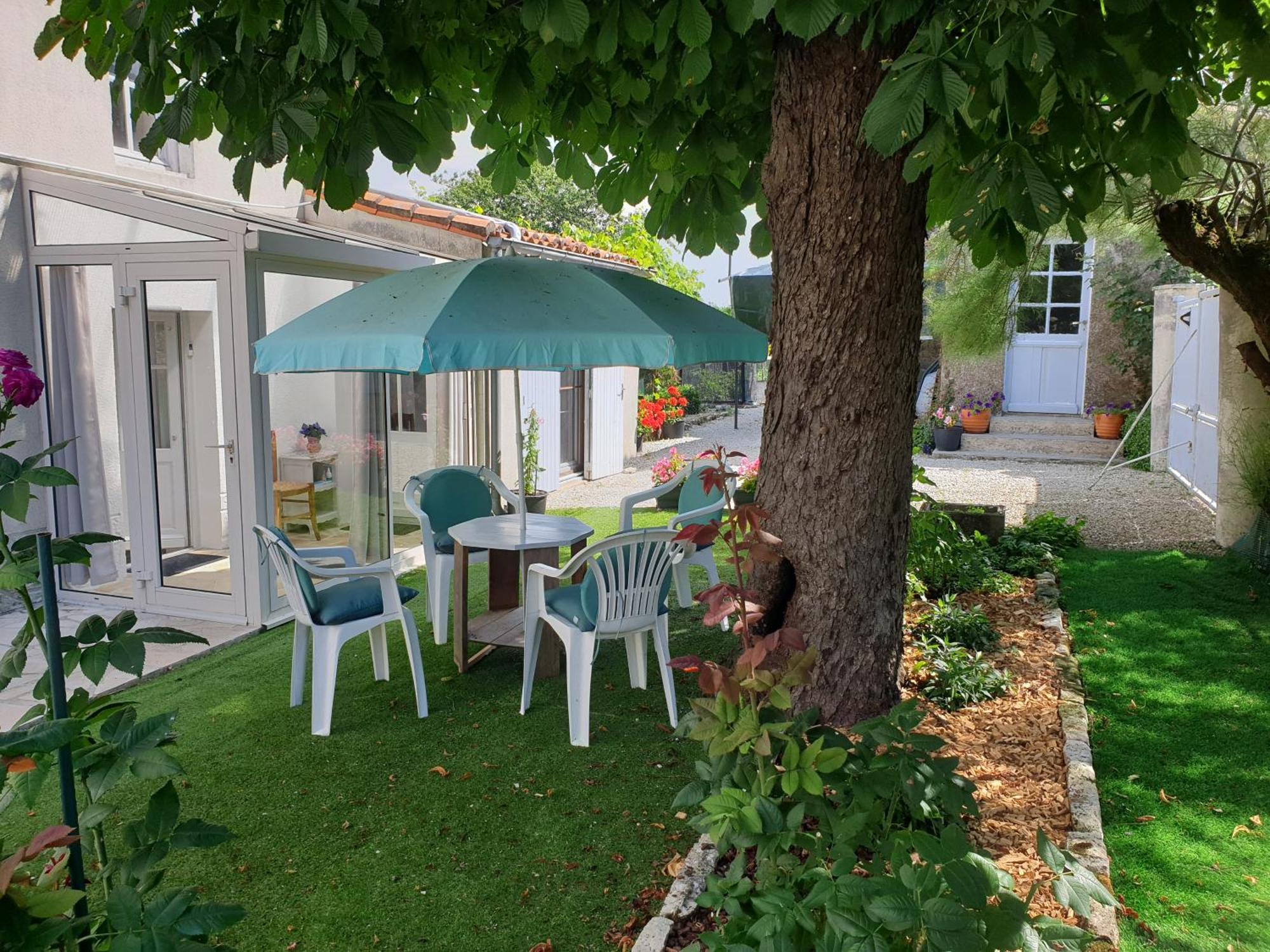 Tusson Chambres D'Hotes Charente Exteriör bild